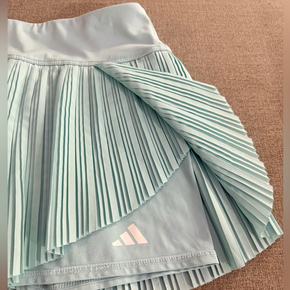 New Adidas Girls' Woven Pleated Skort-Size L- Semi‎ Flash Aqua
Color - Picture 3 of 9